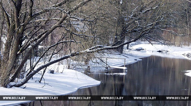 У нядзелю ў Беларусі чакаюцца дождж, мокры снег і парывісты вецер