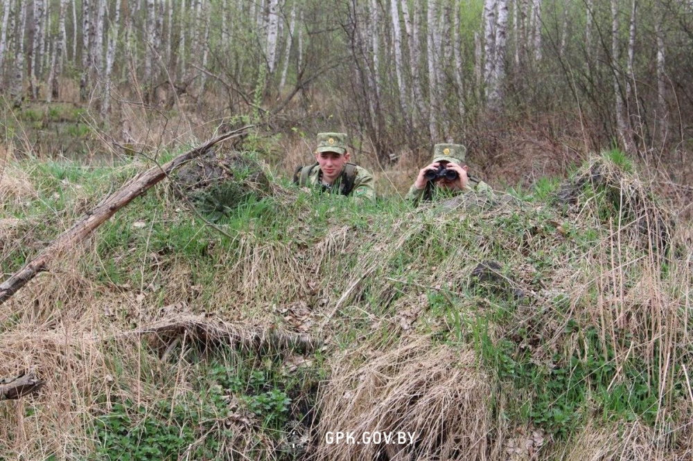 Каля Століна са стральбой затрымалі мужчын у балаклавах, якія ішлі ва Украіну