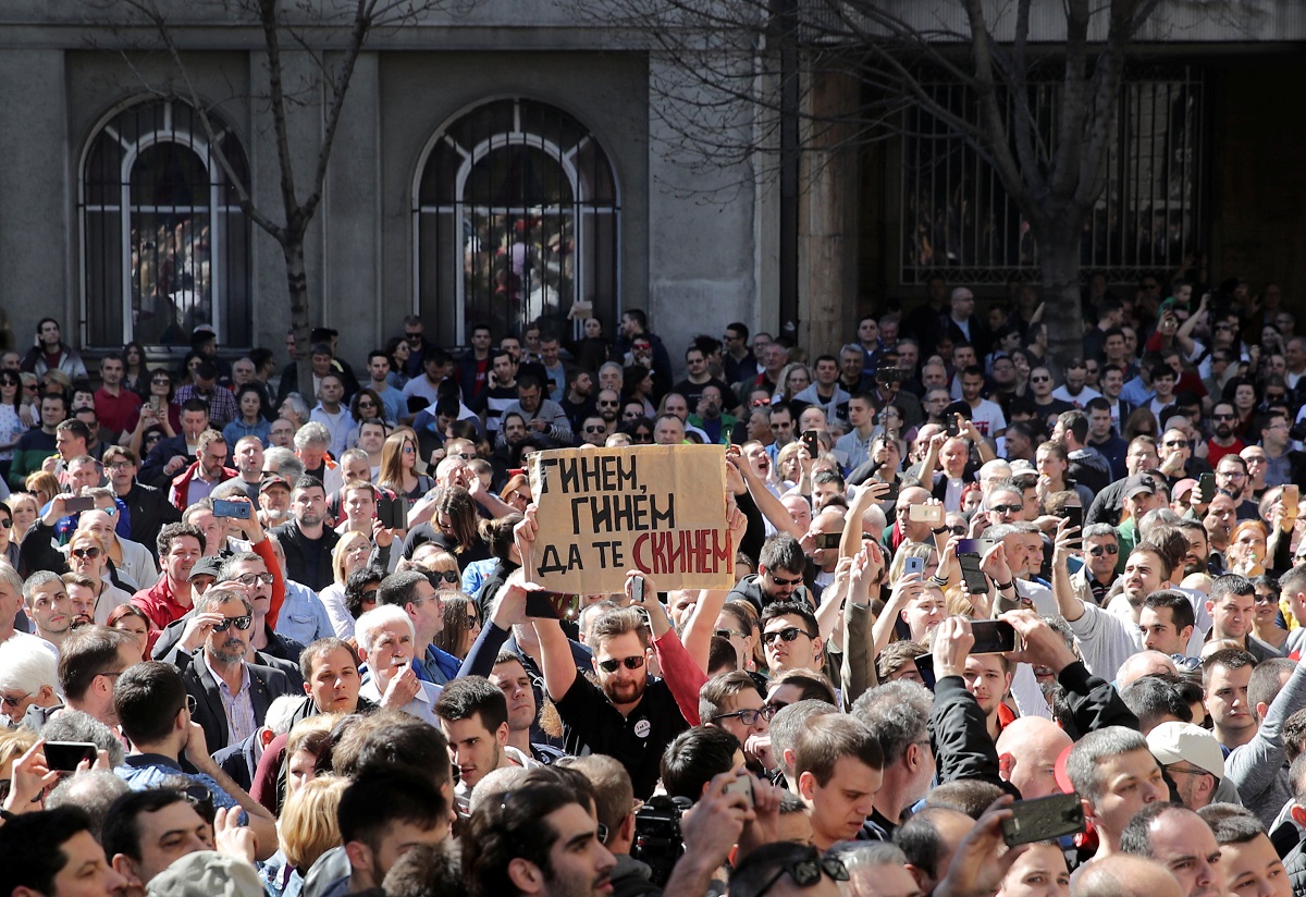 В Белграде уличные протесты, люди требуют отставки президента Вучича