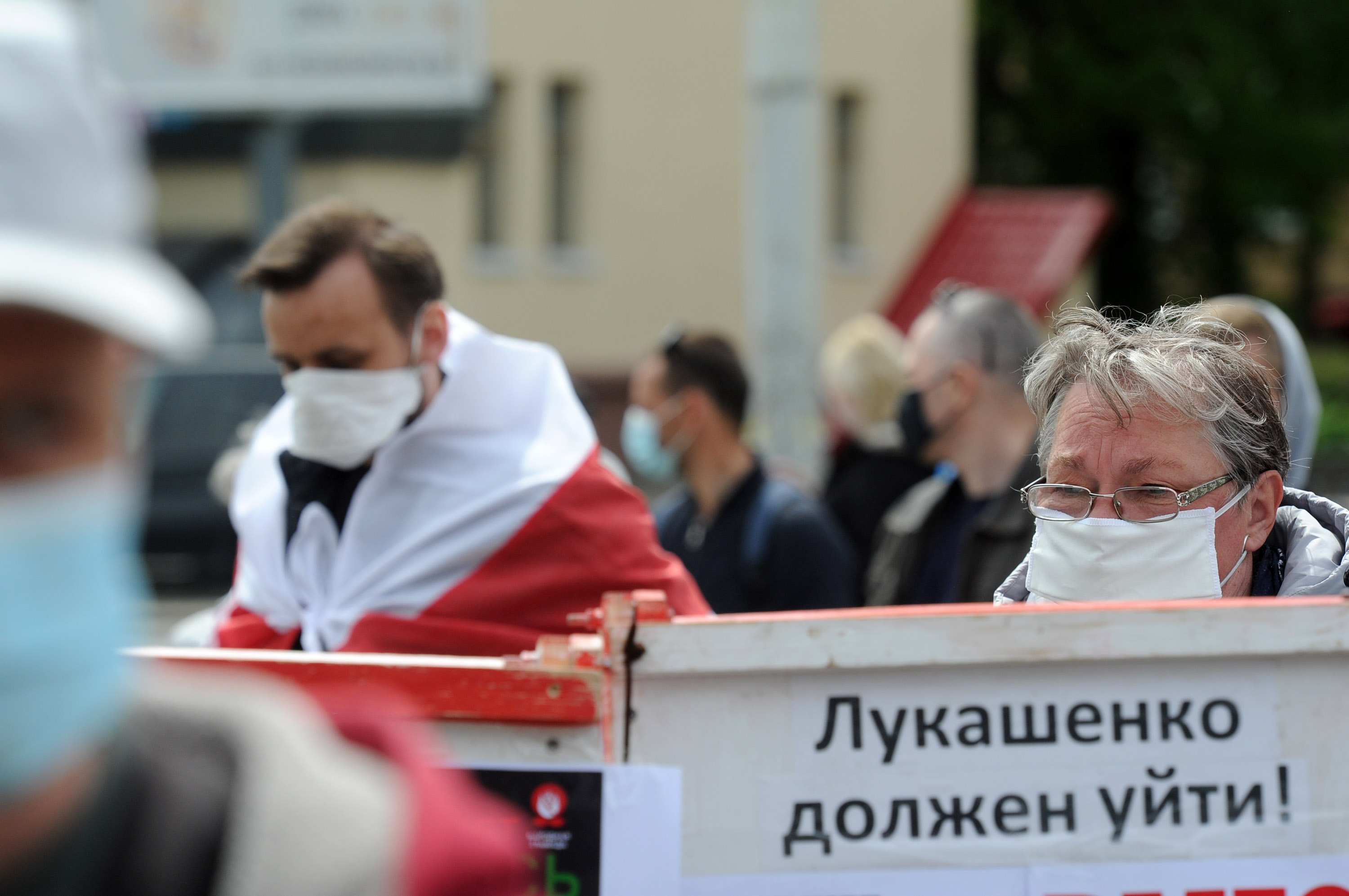 Фоторепортаж: как в центре Минска проходил пикет Тихановского и Статкевича  