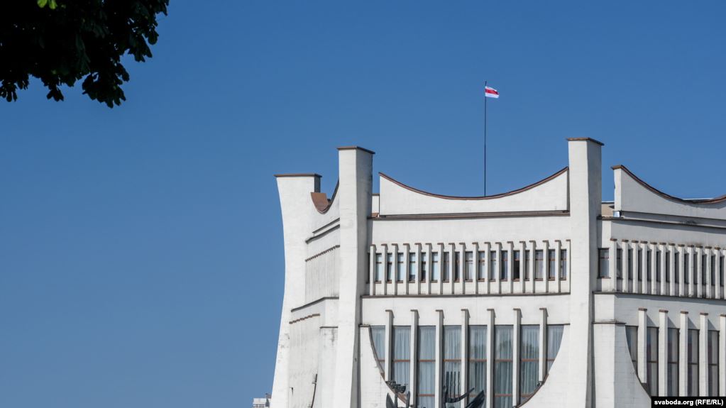 Каранік расказаў гродзенскім акцёрам пра скальпель хірурга