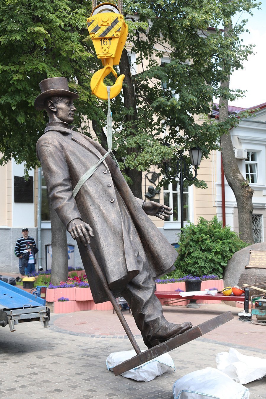 У Віцебску ўсталявалі помнік самаму вялікаму чалавеку ў свеце (фота)