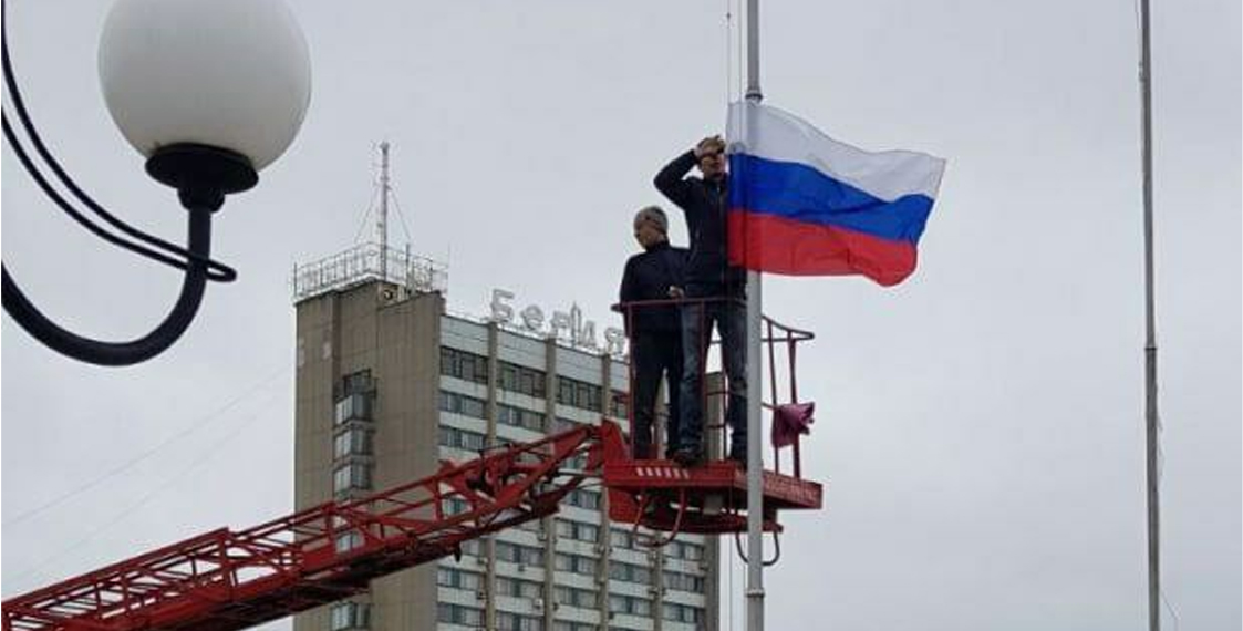 "Приехала Росгвардия — началась жопа". Как Бердянск живёт под оккупацией