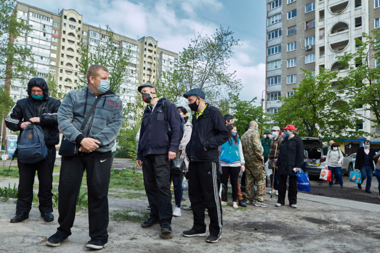 Эпидемия бездомности: истории выживания во время пандемии COVID-19 из пяти стран