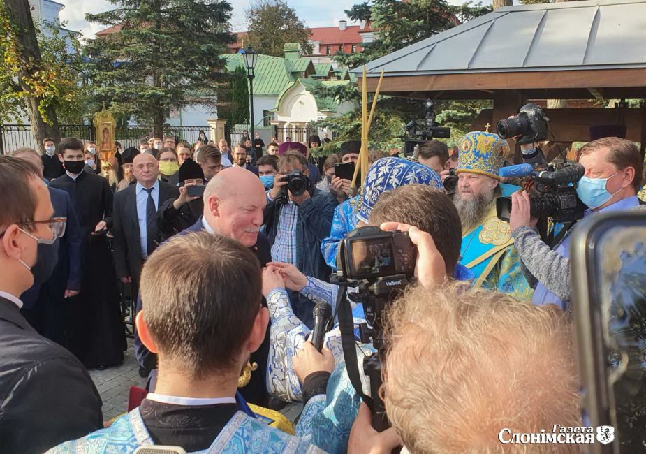 Мітрапаліт Веніямін узнагародзіў Караніка, Бондара і Мезенцава