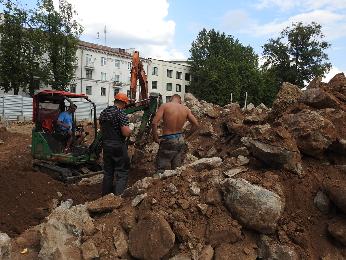 На будоўлі ў студгарадку БДУ знайшлі габрэйскія надмагільныя пліты