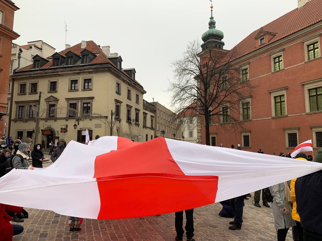 У Варшаве на вялікай акцыі салідарнасці з беларусамі выступіў Павел Латушка