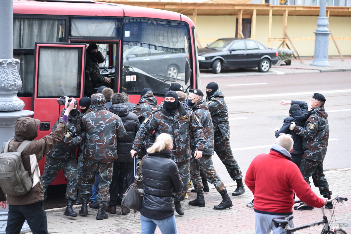 У Беларусі за тыдзень затрымалі 120 чалавек, асудзілі 50 на 479 сутак