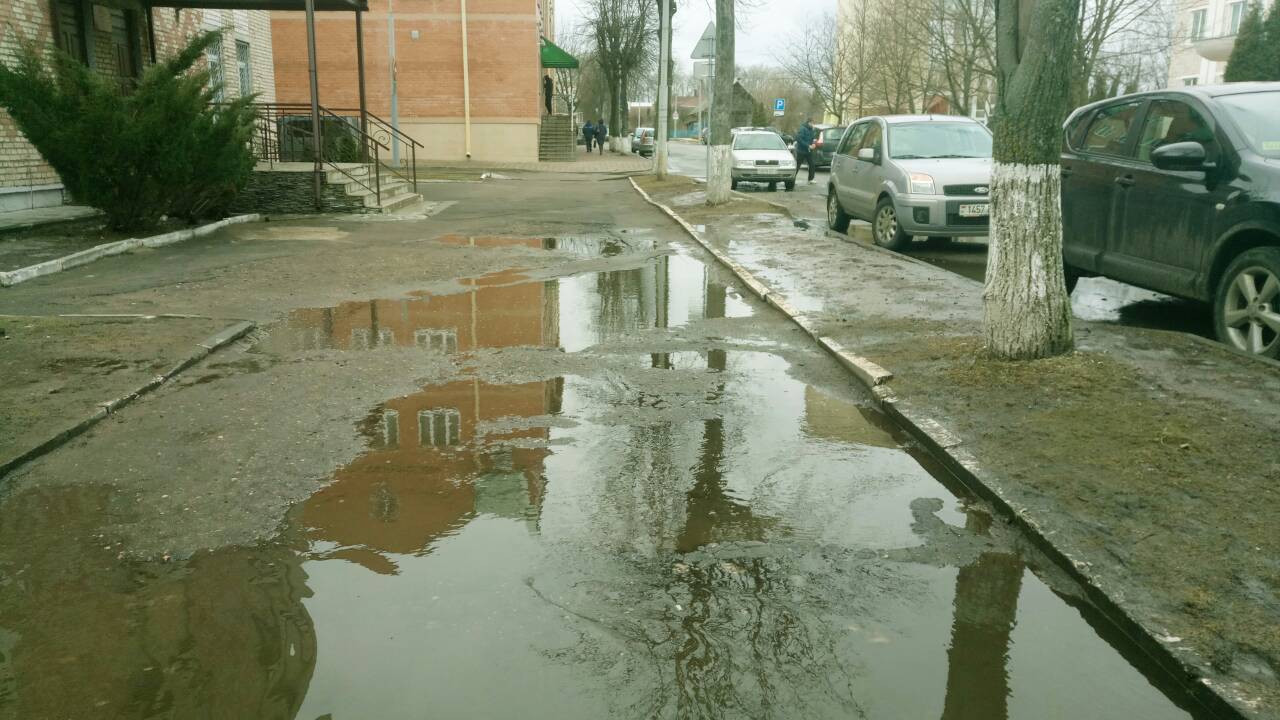 Палачане скардзяцца на невыносны стан дарог, дзе “па дакументах асфальт”