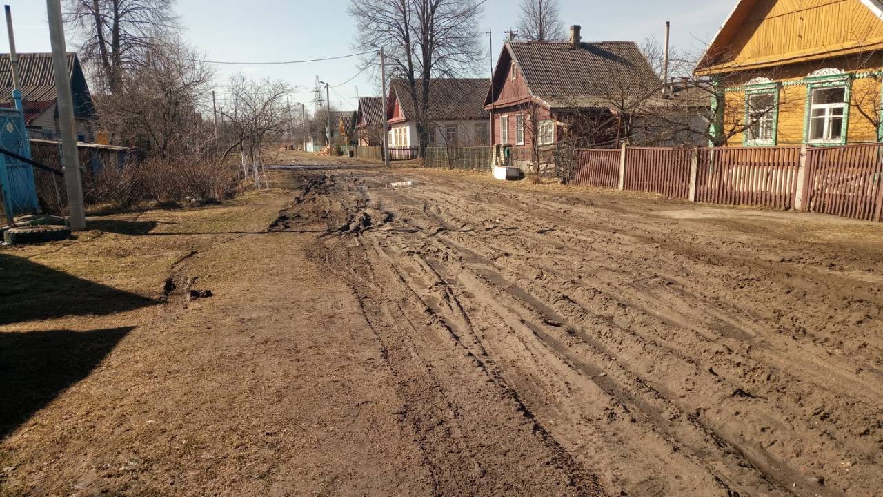 Палачане скардзяцца на невыносны стан дарог, дзе “па дакументах асфальт”