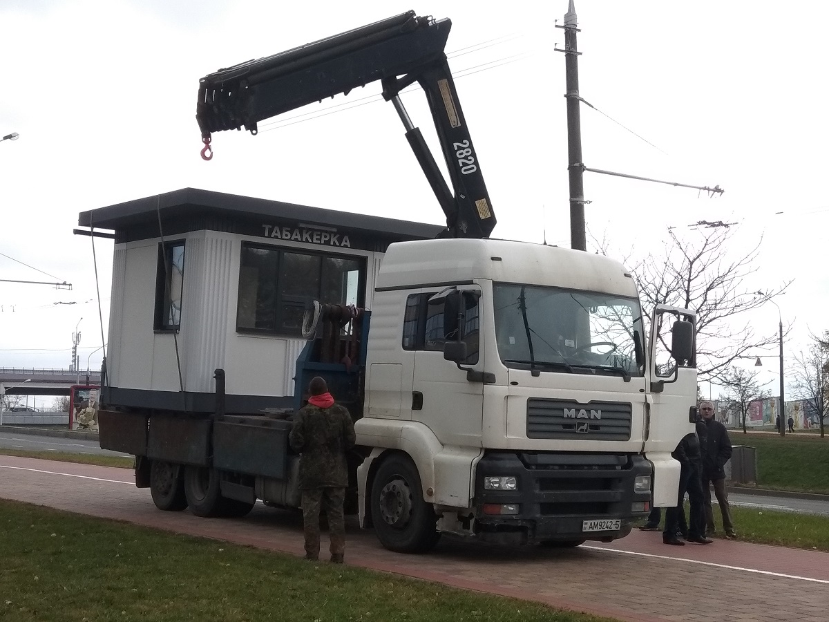 В Минске поставили первый киоск “Табакерка”. И сразу же убрали