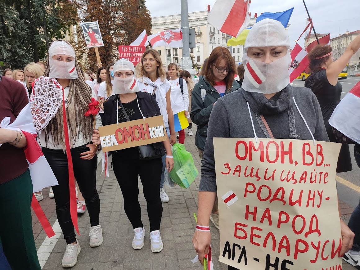 “Мы і так ледзь выжываем”: чаму частцы грамадства не патрэбная свабода?