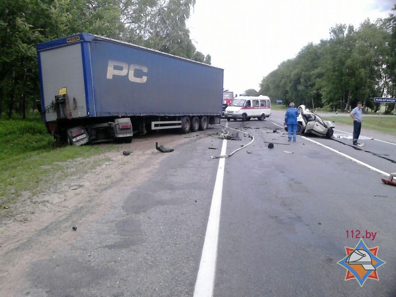 Пад Магілёвам загінуў кіроўца “Аўдзі” — сутыкнуўся з грузавіком