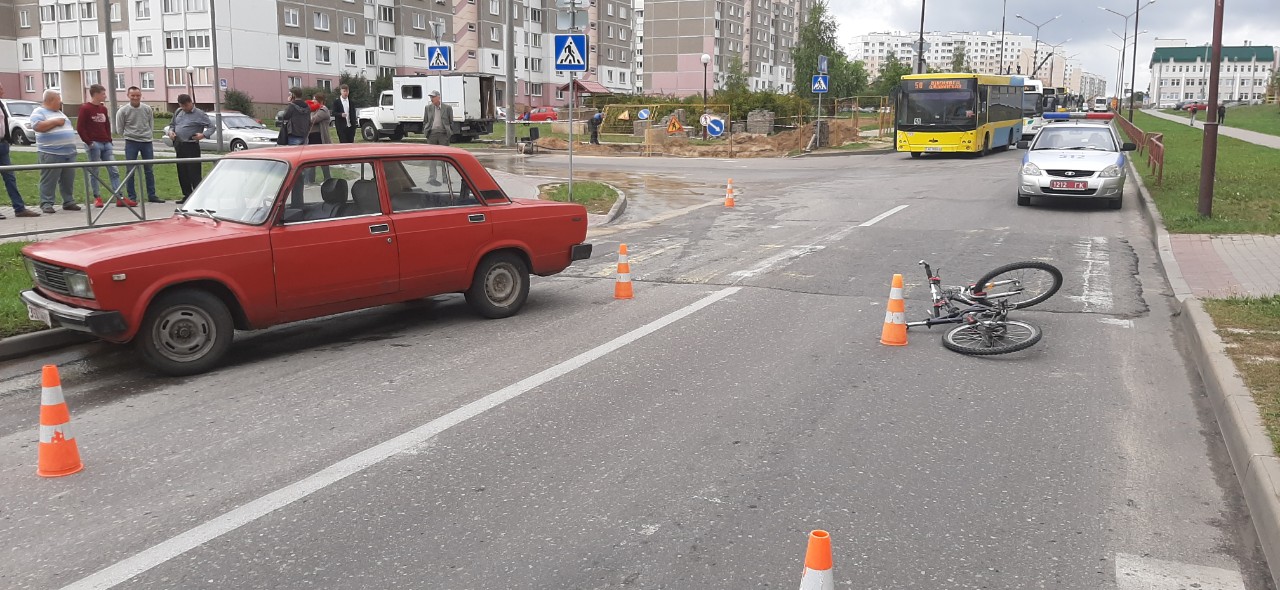 У Гродне п'яны кіроўца на легкавіку збіў школьніка на ровары