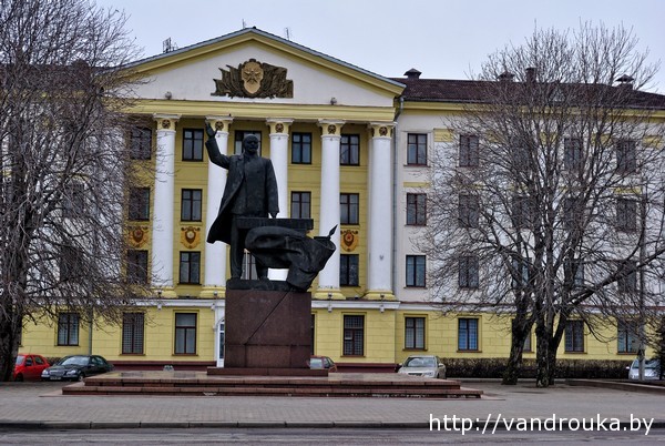 Барысаўскія ўлады адмовіліся прыбраць Леніна з цэнтральнай плошчы горада