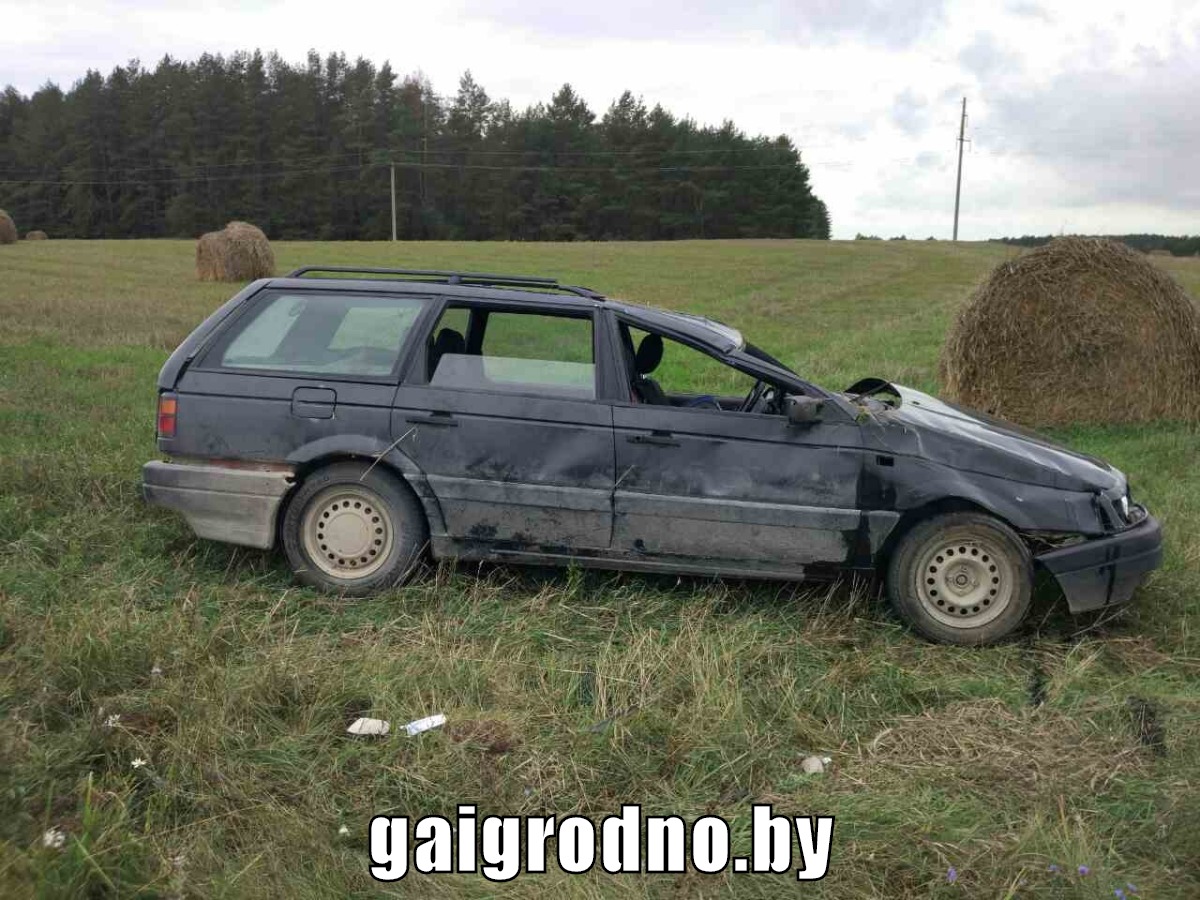 У Слонімскім раёне перакуліўся аўтамабіль з трыма дзецьмі (фота)