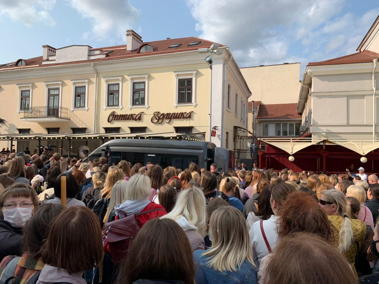 "С дном города": как прошёл "Женский марш" в Минске ФОТОРЕПОРТАЖ