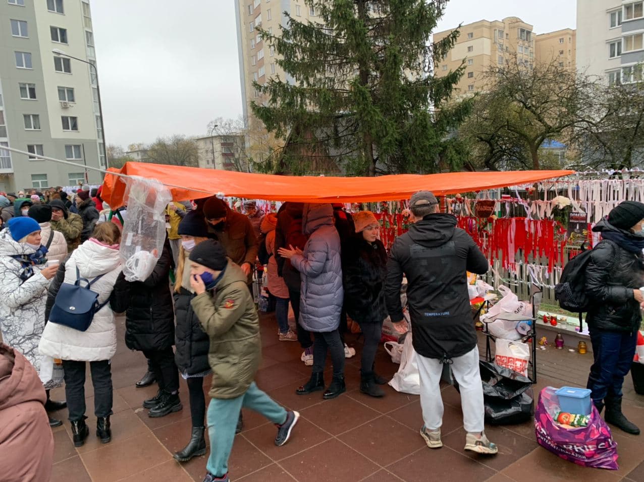 Абаронцы народнага мемарыяла Бандарэнкі паставілі намёты на "Плошчы Пераменаў"