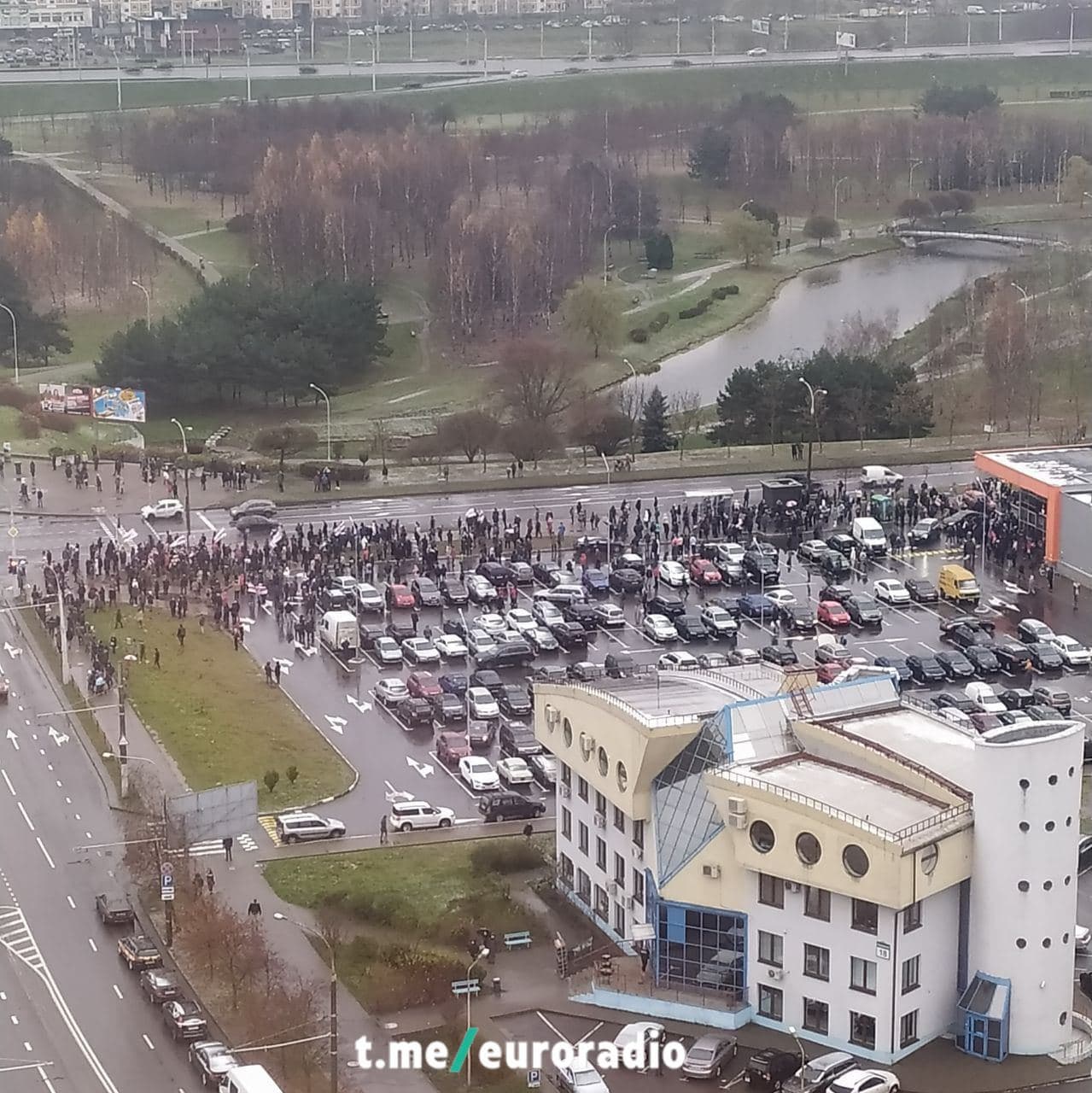 "Ціхая вада грэблі ірве": Марш районов в фото