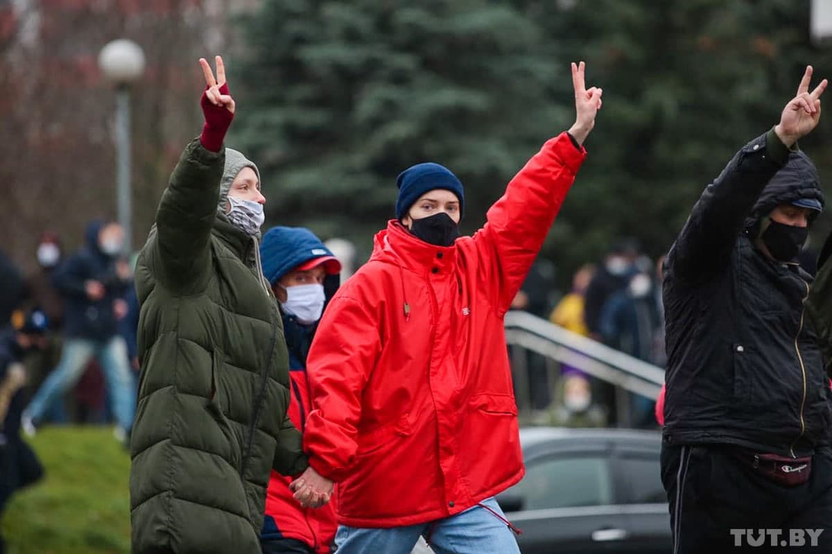 "Ціхая вада грэблі ірве": Марш районов в фото