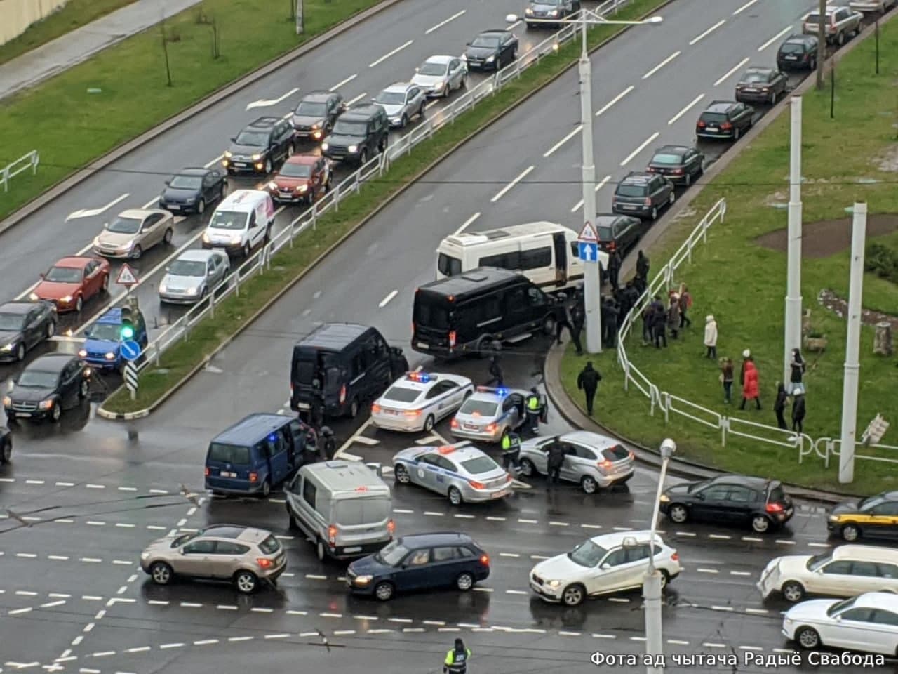 "Ціхая вада грэблі ірве": Марш районов в фото