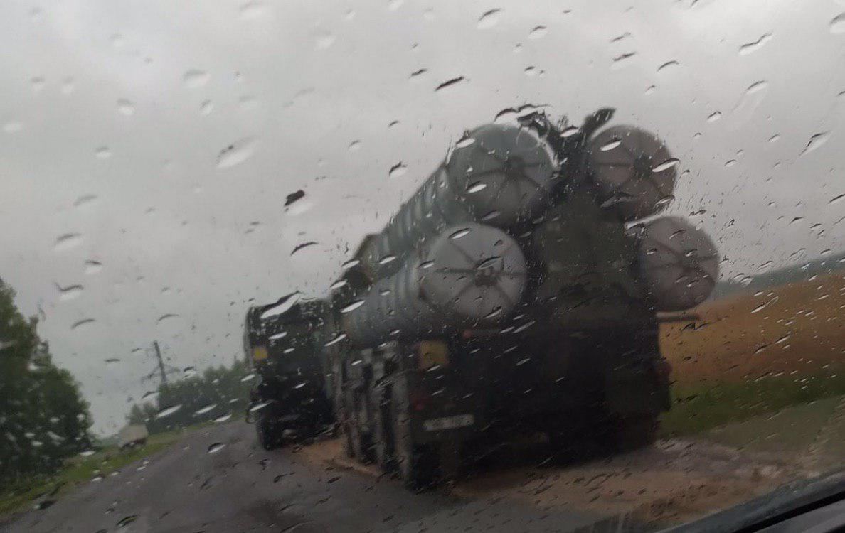 З'явіліся фотаздымкі комплексу С-300, які трапіў у ДТЗ пад Полацкам