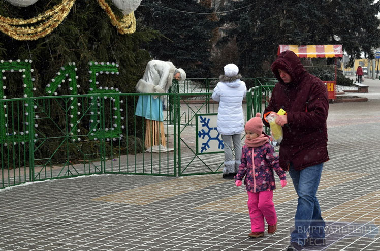 У цэнтры Брэста хуліганы паздзекаваліся са Снягуркі (фота)