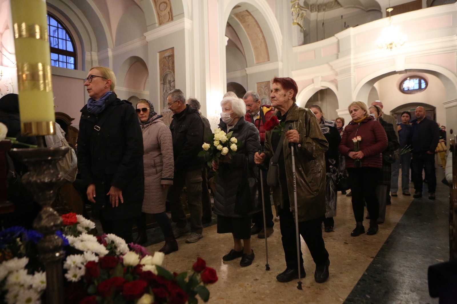 У Архікафедральным касцёле ў Мінску развітваюцца з Шушкевічам