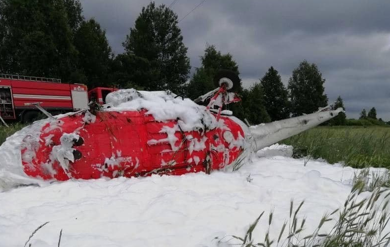 З'явіліся здымкі верталёта МНС пасля жорсткай аварыйнай пасадкі каля Лунінца