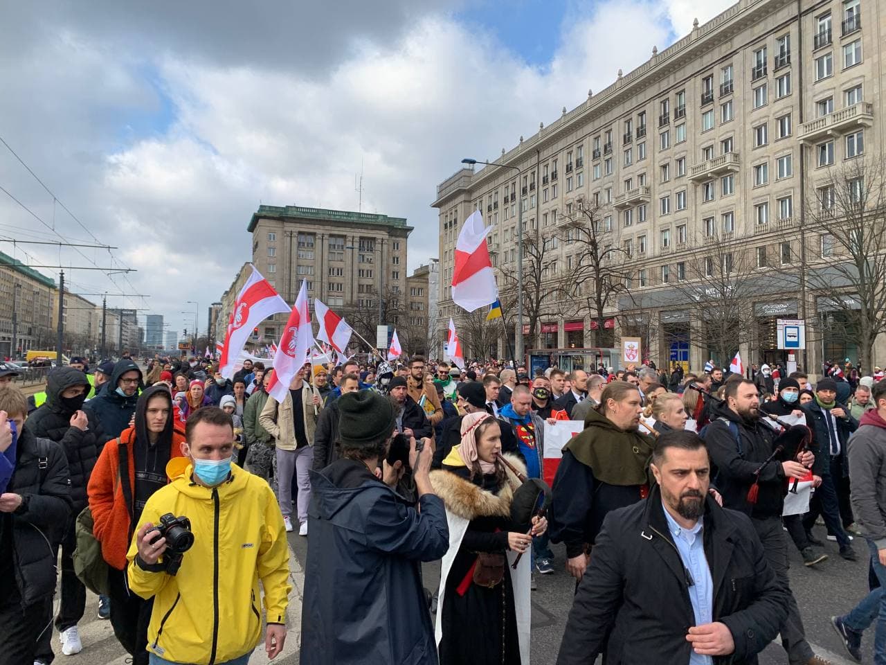 В Варшаве проходит праздничный Марш ко Дню Воли 