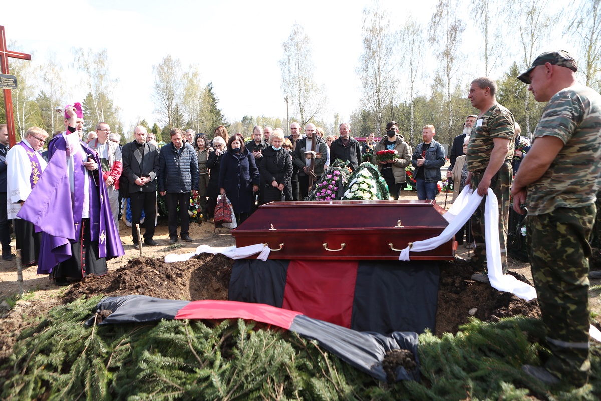 Беларусь развіталася са Станіславам Шушкевічам: фота