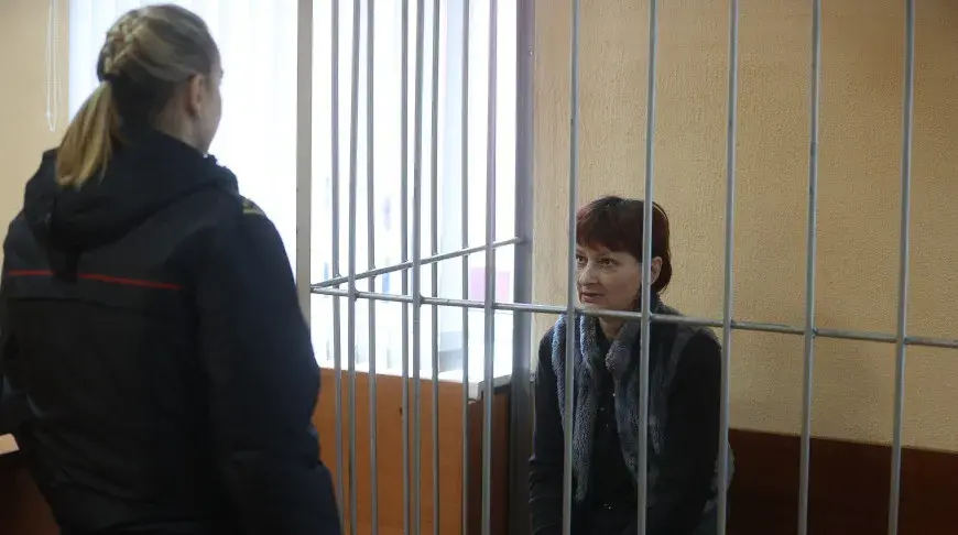 У Іўі пачалі судзіць жанчыну, якая паўгода катавала свайго паўтарагадовага сына