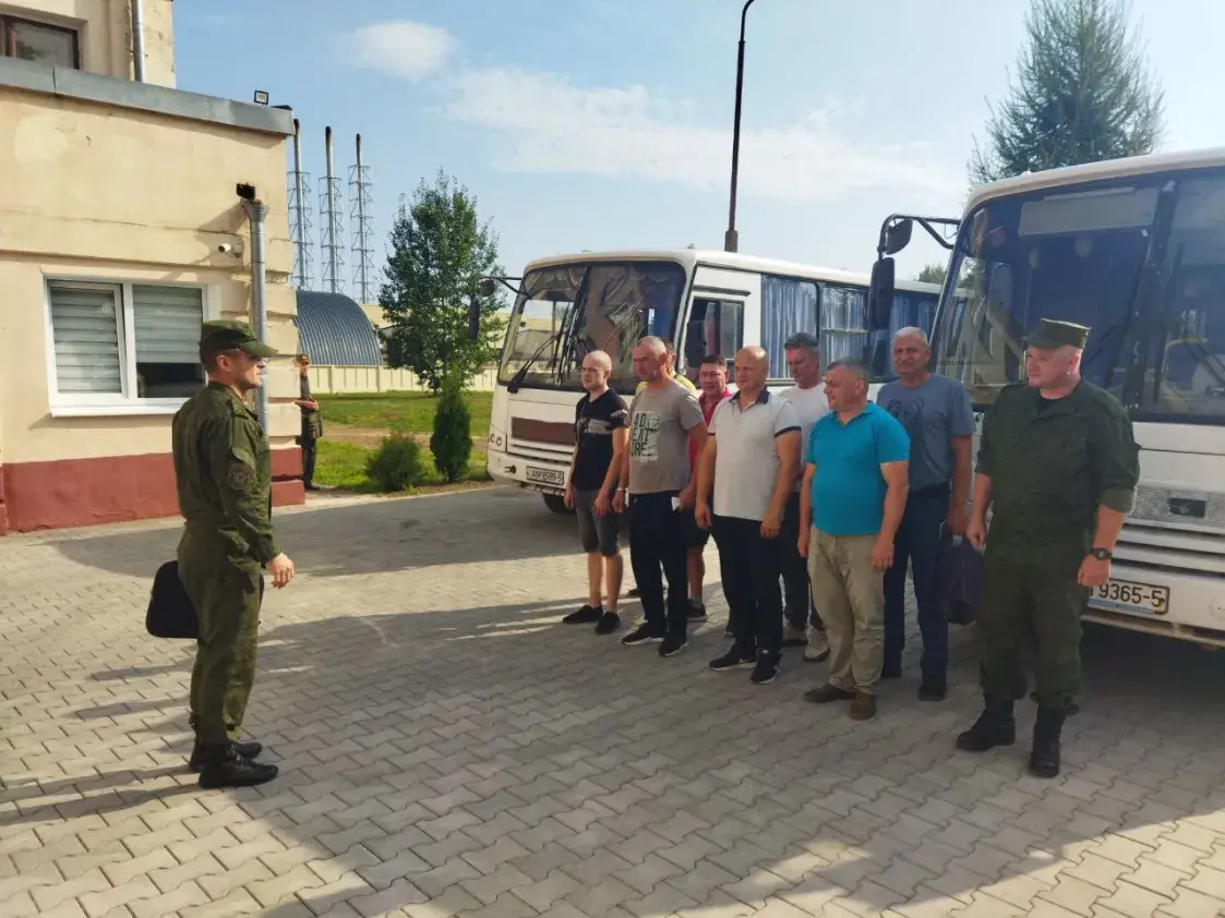 У Слуцку сфармуюць "асобны стралковы батальён" тэрытарыяльных войскаў