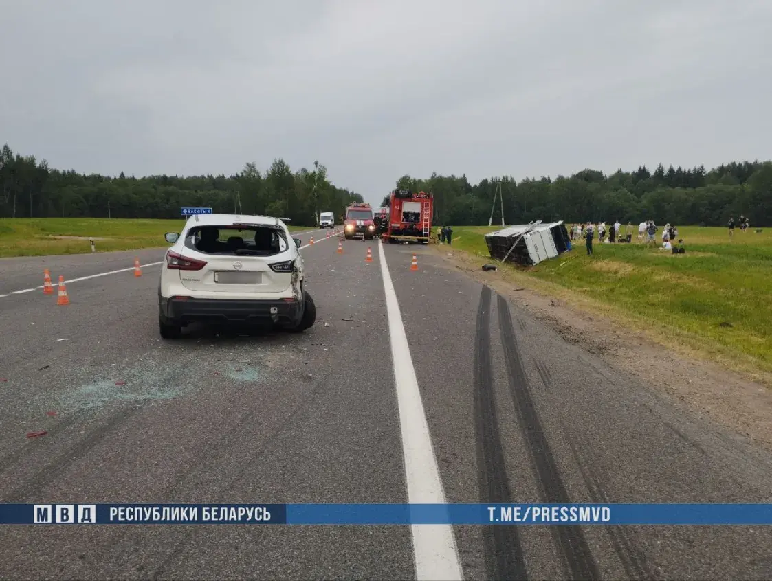 У аварыі аўтобуса пад Віцебскам было 32 пацярпелых, у тым ліку 7 дзяцей