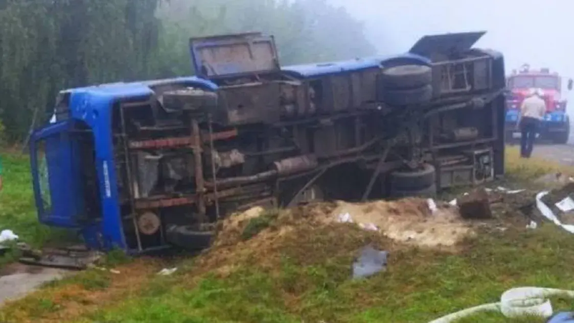 У Пружанскім раёне ў аварыі з удзелам аўтобуса загінулі тры чалавекі