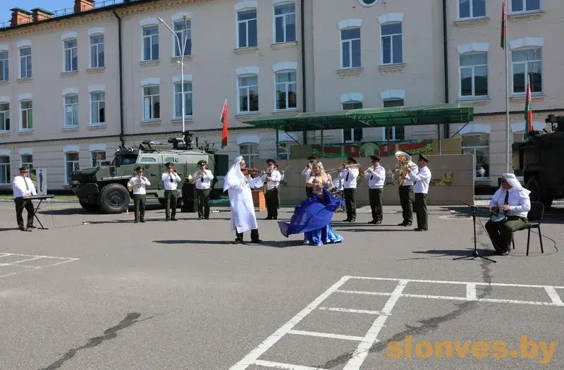 Слонімскія гвардзейцы часова сталі "арабамі"