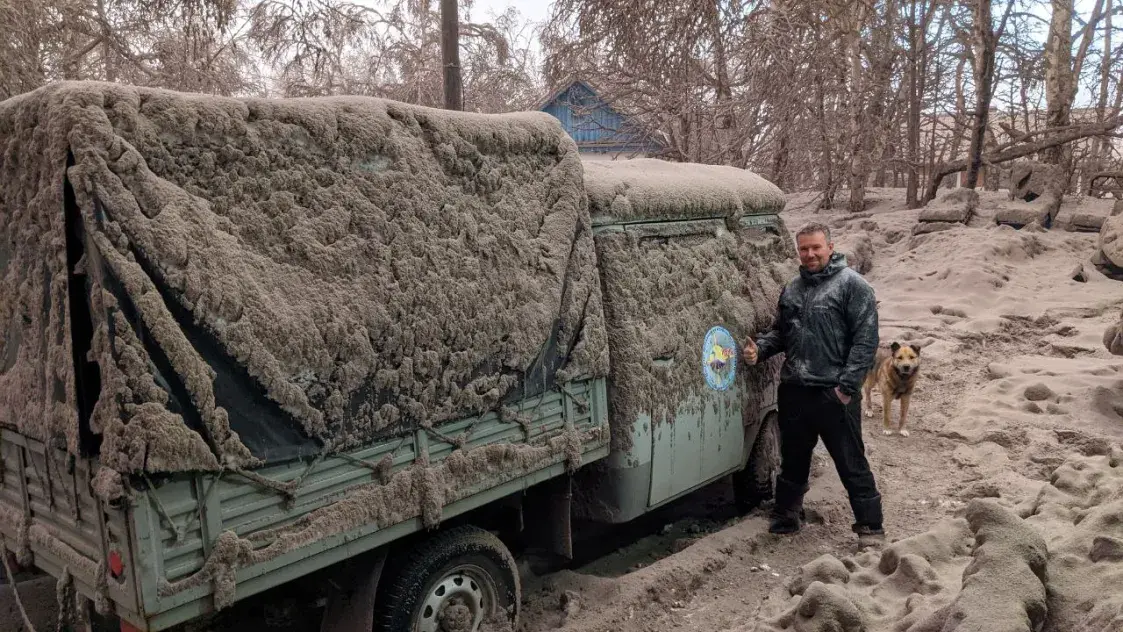 На Камчатцы населеныя пункты засыпала вулканічным попелам