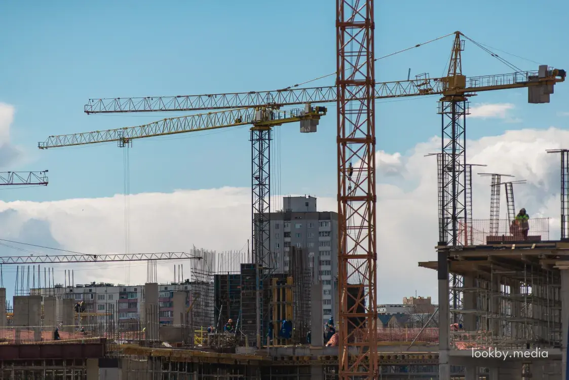 Ці варта зараз набываць жыллё ў Беларусі, Літве і Польшчы? Робім разбор