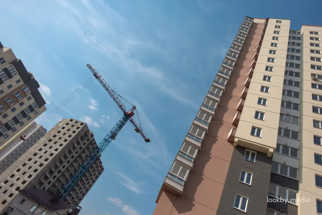 Ці варта зараз набываць жыллё ў Беларусі, Літве і Польшчы? Робім разбор