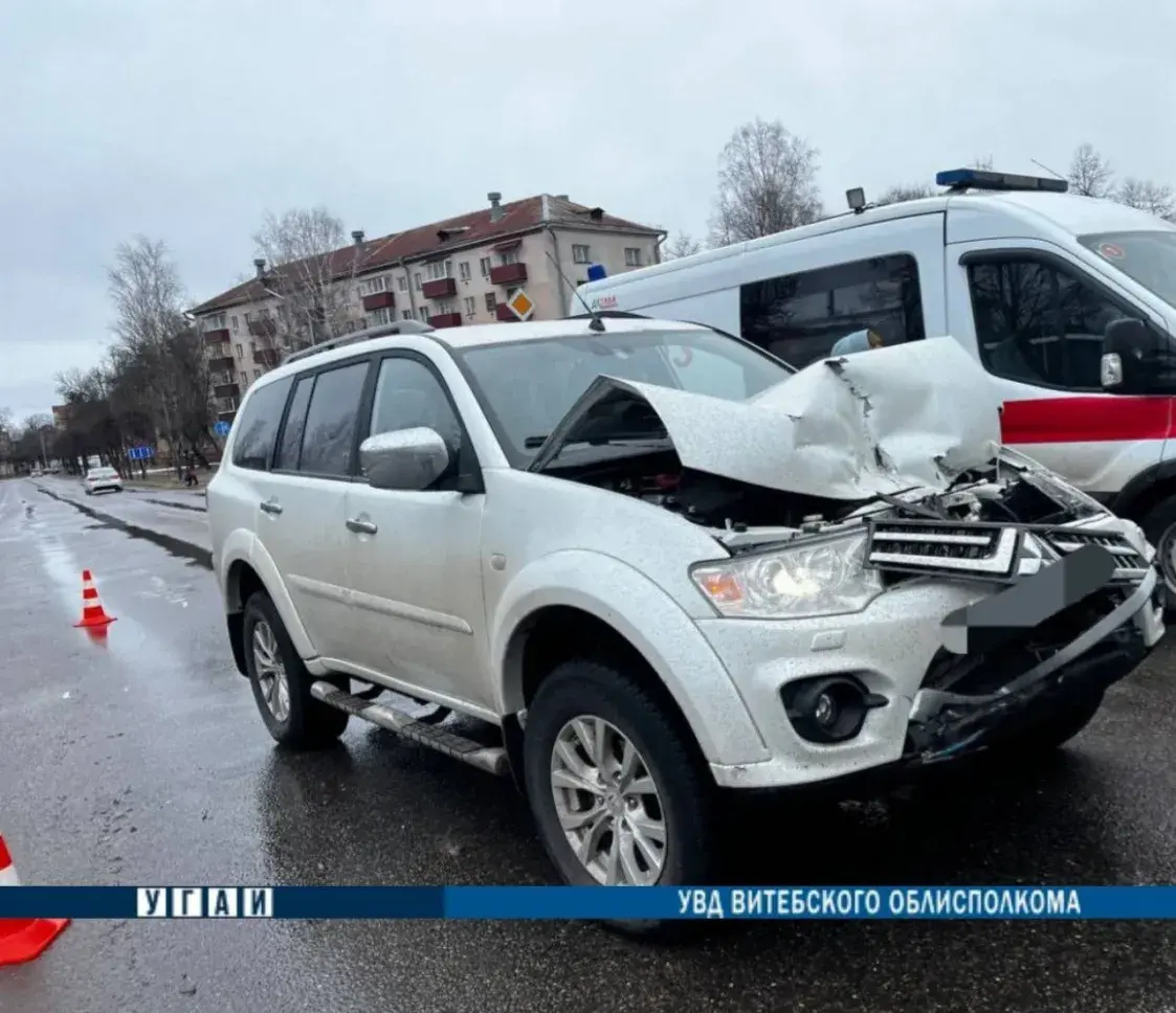 У Наваполацку грузавік МАЗ сутыкнуўся ў аўтобусам