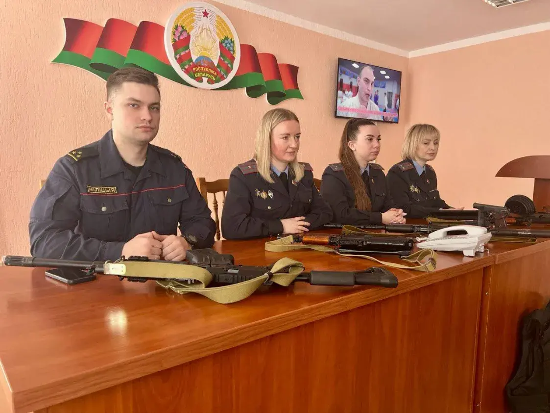 У Капылі міліцыянты сабралі поўны аўтазак дзяцей
