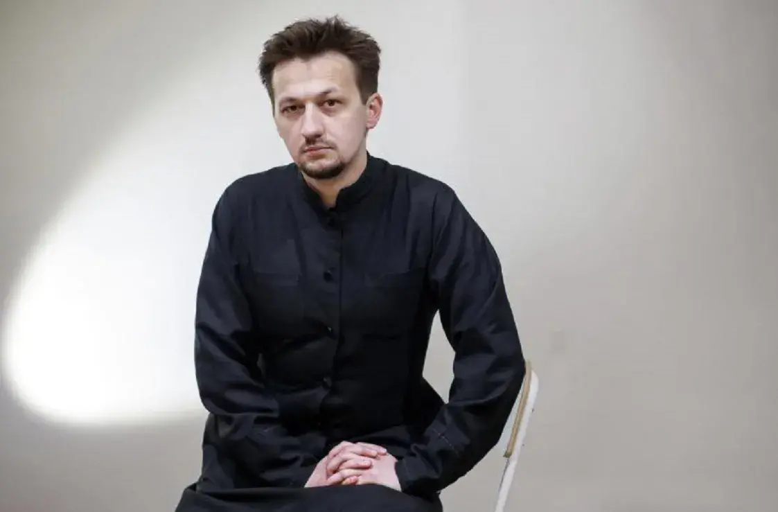 Блокировка счетов и симок: с чем ещё сталкиваются экс-политзаключённые в Беларуси