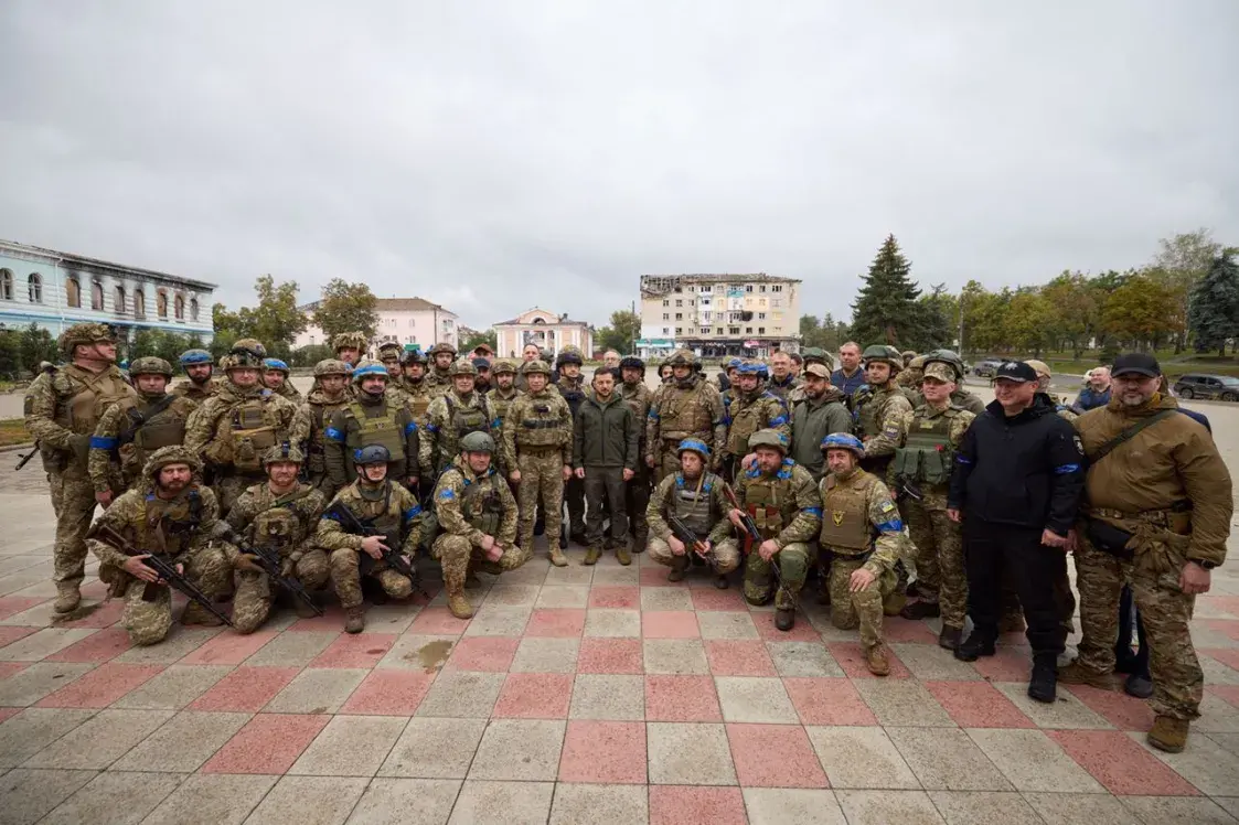 Зяленскі прыехаў у вызвалены Ізюм