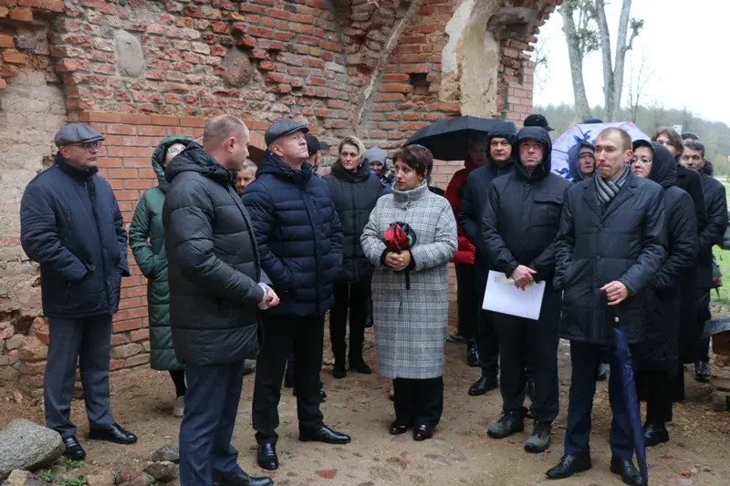 "Пагрузіць турыстаў у гісторыю" — міністр культуры наведаў Крэва і Гальшаны