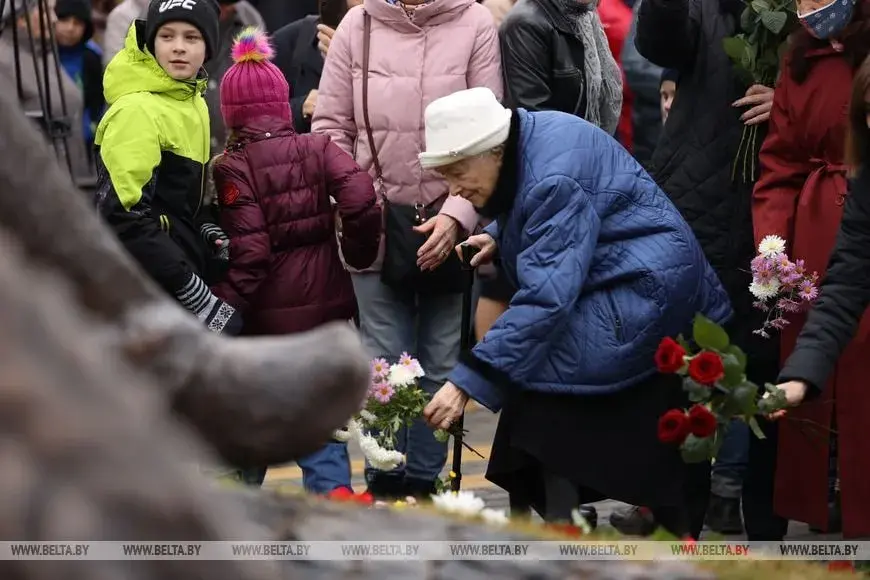 У Стоўбцах урачыста адкрылі помнік Якубу Коласу