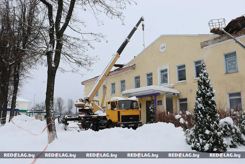 На Магілёўшчыне пад цяжарам снегу абрынуўся дах — другі выпадак за некалькі дзён