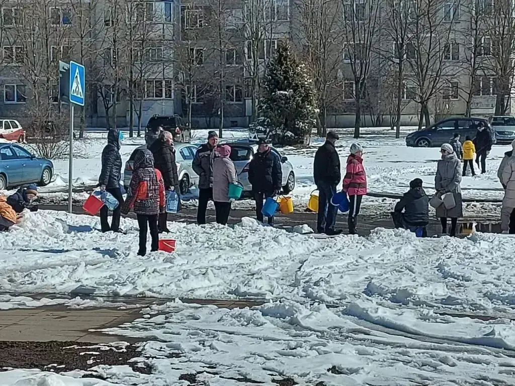 У Барысаве стаяць чэргі да цыстэрнаў з вадой