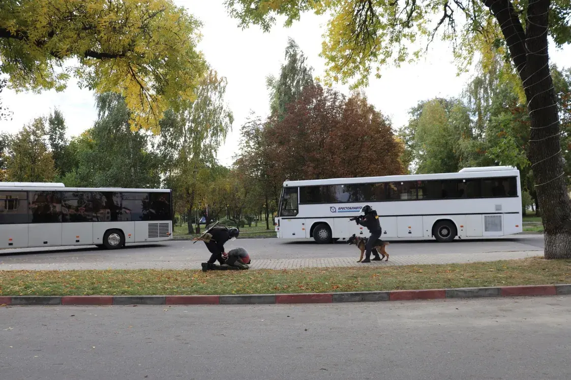 У Івацэвічах адпрацоўвалі дапамогу байцам, пацярпелым у выніку ракетнага ўдару