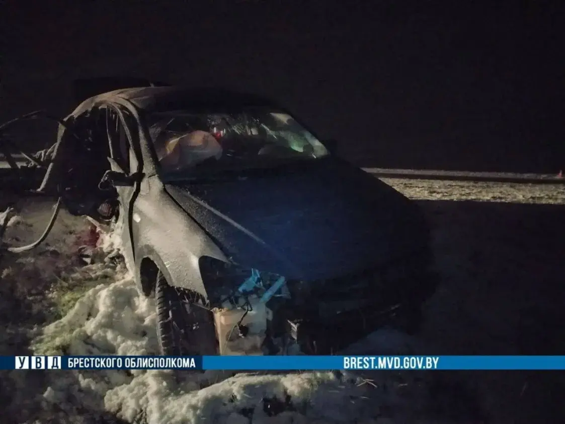 У Бярозаўскім раёне ў аварыі загінуў адзін чалавек, чацвёра пацярпелі