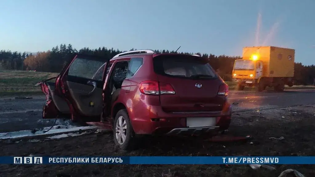 У аўтааварыі пад Барысавам загінулі тры чалавекі